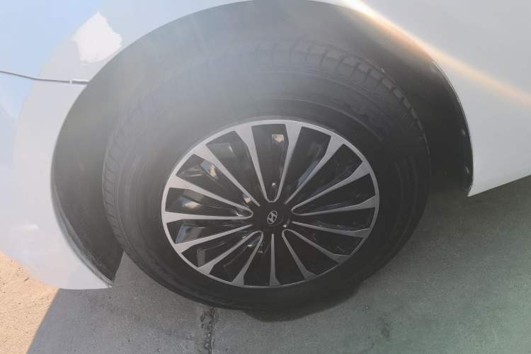 Used Hyundai Verna (older generation) 2016 1.4L Manual Smart GLS Trim