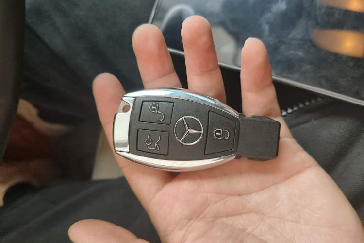 Used Mercedes-Benz R-Class 2017 R 320 4MATIC Business Edition Prestige Model
