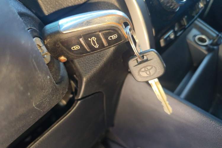 Used Toyota YARiS L 2017 1.5E CVT Dynamic Edition
