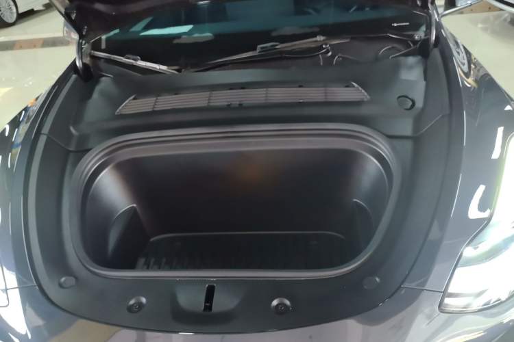 Used Tesla Model Y 2024 Rear-Wheel-Drive Version
