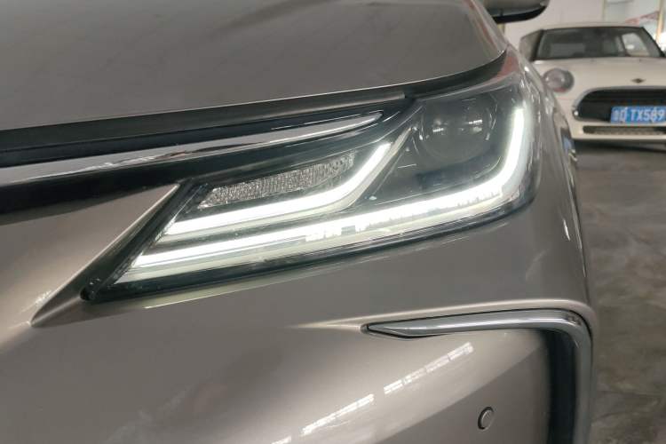 Used Toyota Corolla 2021 Dual-Motor 1.8L E-CVT Flagship Edition
