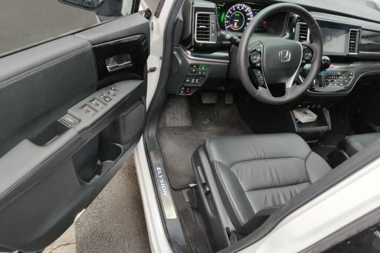 Used Honda Elysion 2019 2.0L Hybrid Luxury Edition
