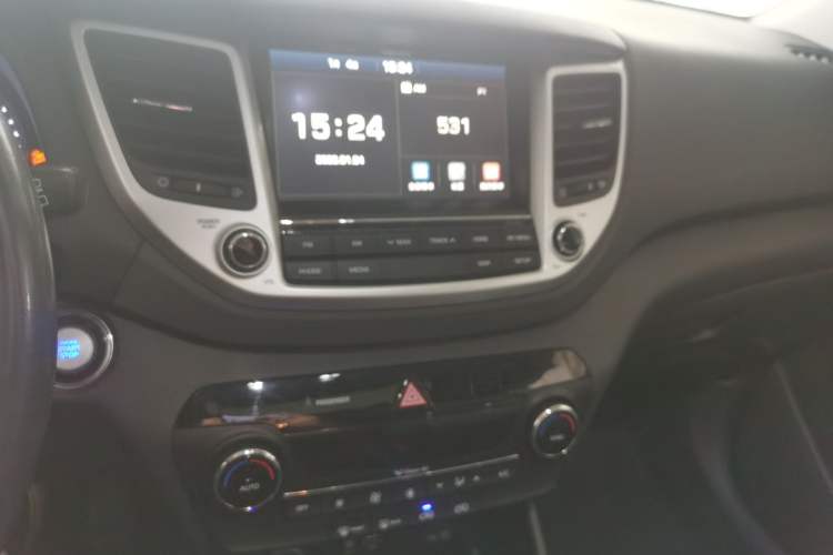 Used Hyundai Tucson 2015 1.6T Dual-Clutch Two-Wheel-Drive Smart Model
