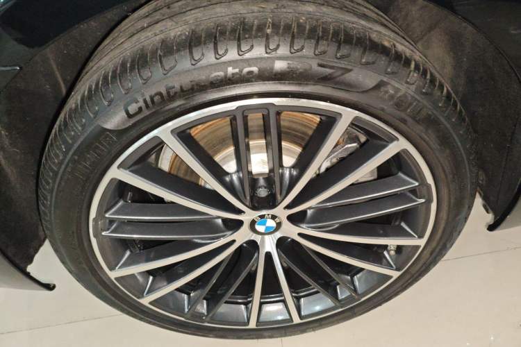 Used BMW 5 Series 2022 Second Facelift 530Li Leading Edition M Sport Package
