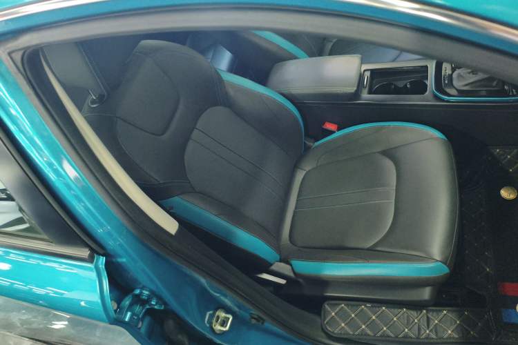 Used Dongfeng Aeolus Yixuan 2021 230T Automatic Chasing Shadow Edition
