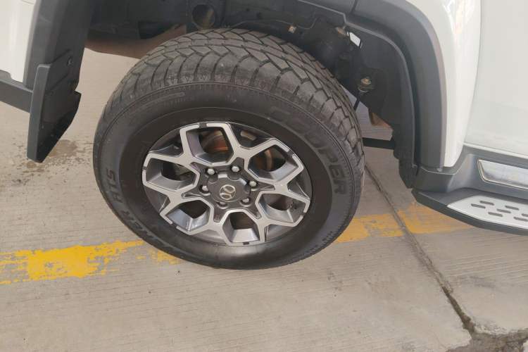 Used Beijing Auto BJ40 2019 PLUS 2.3T Automatic Four-Wheel Drive Premium Edition China VI
