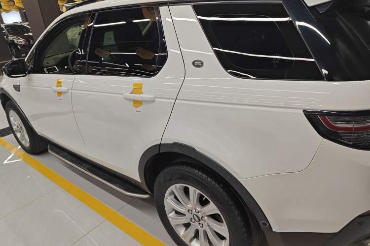 Used Land Rover Discovery Sport 2019 240 PS PURE Edition China VI Standard
