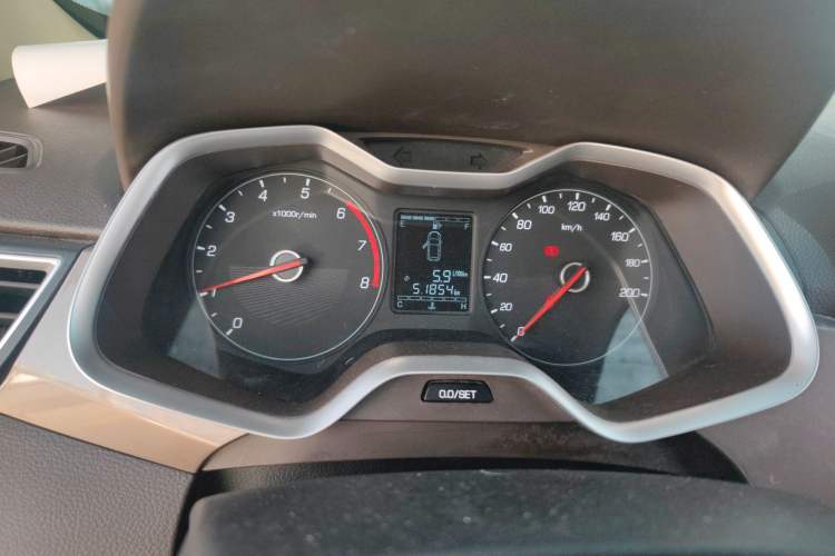 Used Baojun 310W 2017 1.5L Manual Comfort Version China VI Emission Standard
