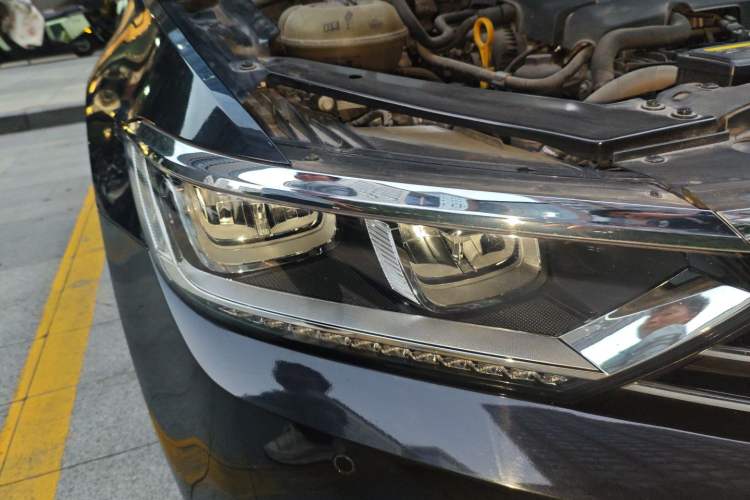 Used Volkswagen Magotan 2018 Facelift 330TSI DSG Luxury Model
