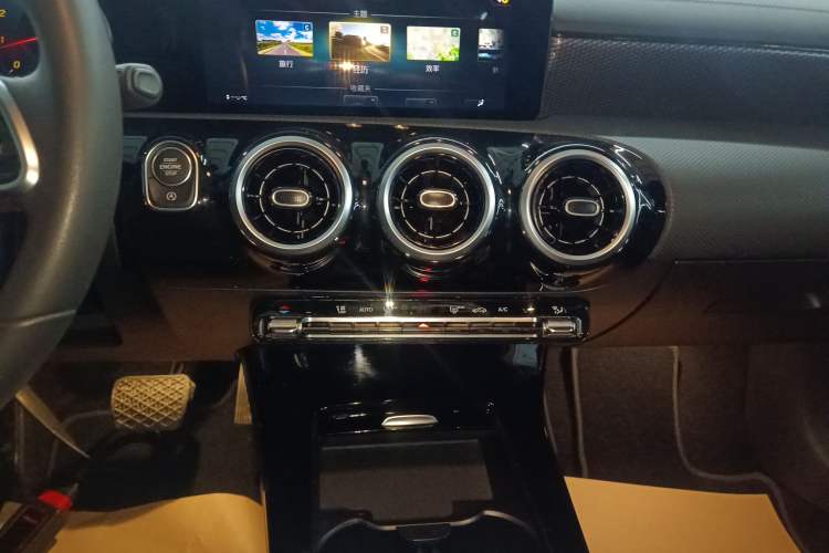 Used Mercedes-Benz A-Class 2022 Restyled A 200 L Sport Sedan Fashion Version