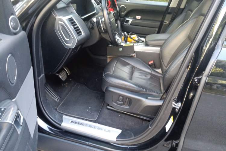 Used Land Rover Range Rover Sport 2019 3.0 L6 HSE DYNAMIC
