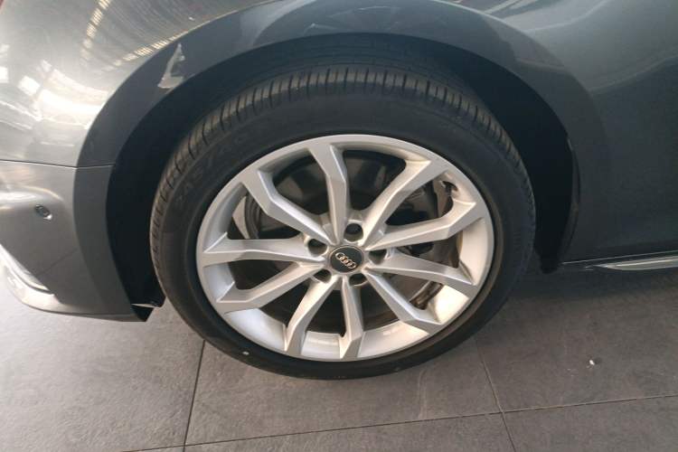 Used Audi A4L 2019 40 TFSI Fashion Edition China VI Emission Standard
