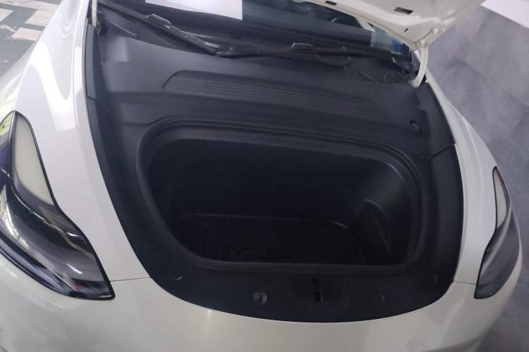 Used Tesla Model Y 2021 Long-Range All-Wheel-Drive Version 3D7
