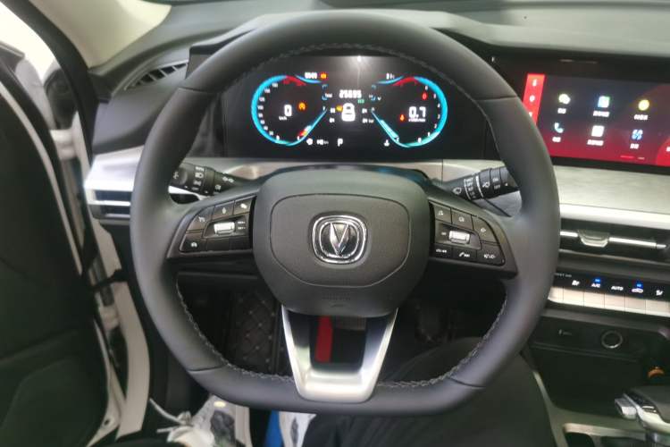 Used Changan CS35PLUS 2021 Revised Version Blue Whale NE 1.4T DCT Luxury Edition
