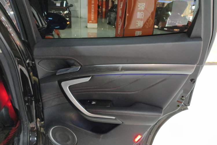 Used Wey VV7 2017 2.0T Ultra-Luxury Version
