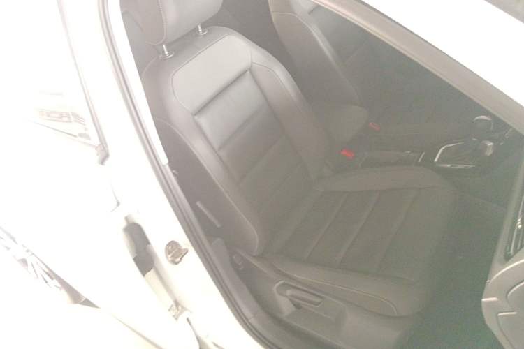 Used Volkswagen T-ROC 2021 280TSI DSG Two-Wheel Drive Comfort Connect Edition