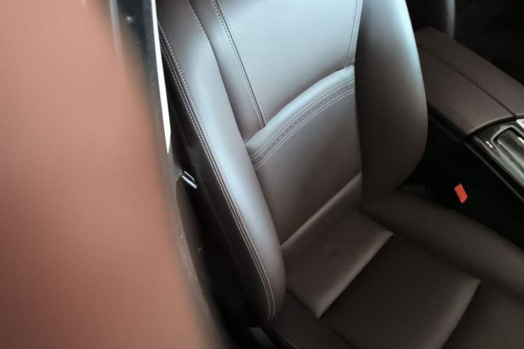 Used BMW 5 Series 2014 525Li Luxury Design Package
