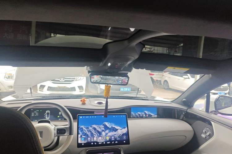 Used Avatr 11 2023 HarmonyOS Version Smart Enjoyment Upgrade Model 90-Degree Rear-Wheel Drive Edition
