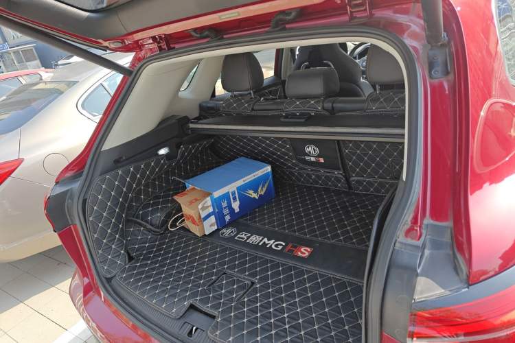 Used MG HS 2018 30T Automatic Two-Wheel Drive Trophy Edition—High-Octane V-Model