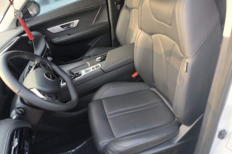 Used Dongfeng Aeolus Huge 2022 Mach Dual-Motor 1.5T MHD Dare-to-Dream Edition