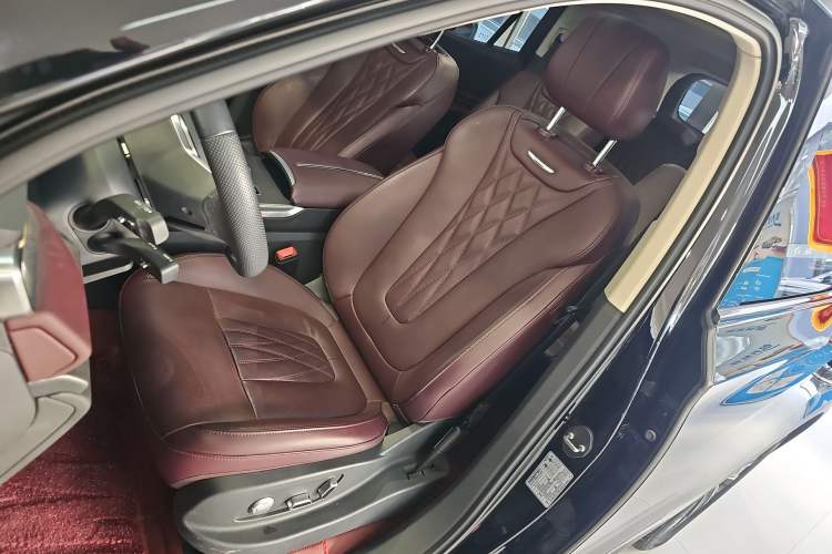 Used Hongqi HS7 PHEV 2024 2.0T PHEV Four-Wheel Drive Flagship Edition 6 Seats
