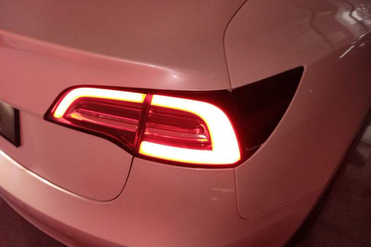 Used Tesla Model 3 2019 Long-Range Rear-Wheel-Drive Version
