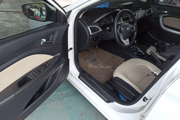 Used Changan Alsvin V7 2015 1.6L Automatic Enjoyment Model China V Standard