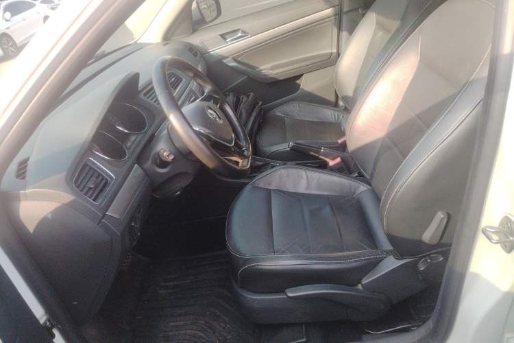 Used Volkswagen Lavida 2015 1.6L Automatic Comfort Edition
