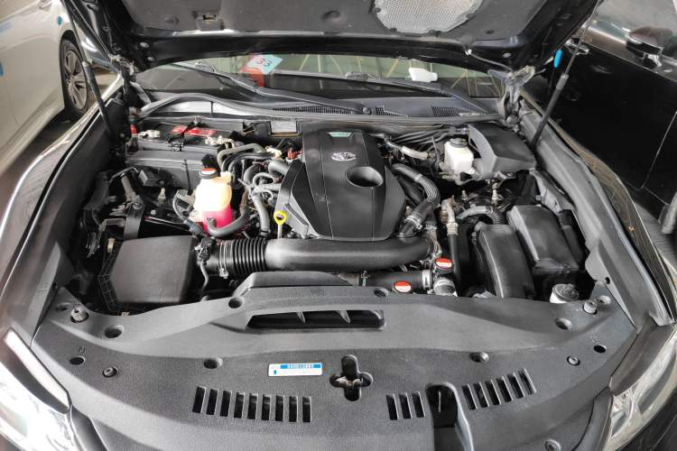 Used Toyota Crown 2015 2.0T Fashion Edition
