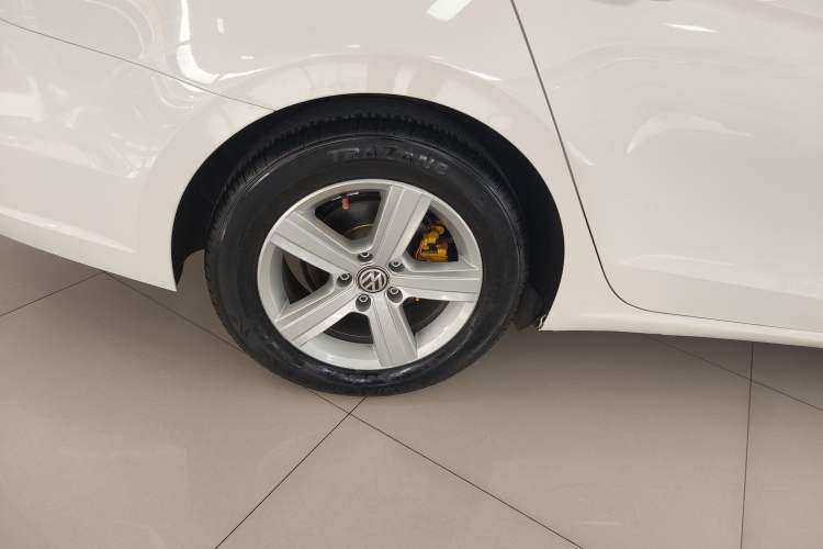 Used Volkswagen Lamando 2015 230TSI DSG Fashion Edition
