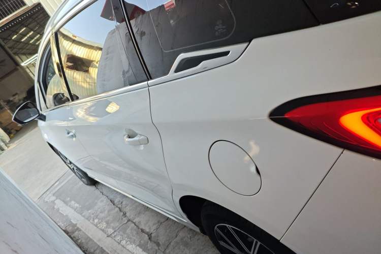 Used BYD Song MAX New Energy 2022 DM-i 105KM Flagship Model
