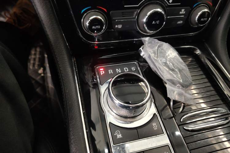 Used Jaguar XJ 2016 XJL 2.0T Two-Wheel-Drive Elegant Business Edition
