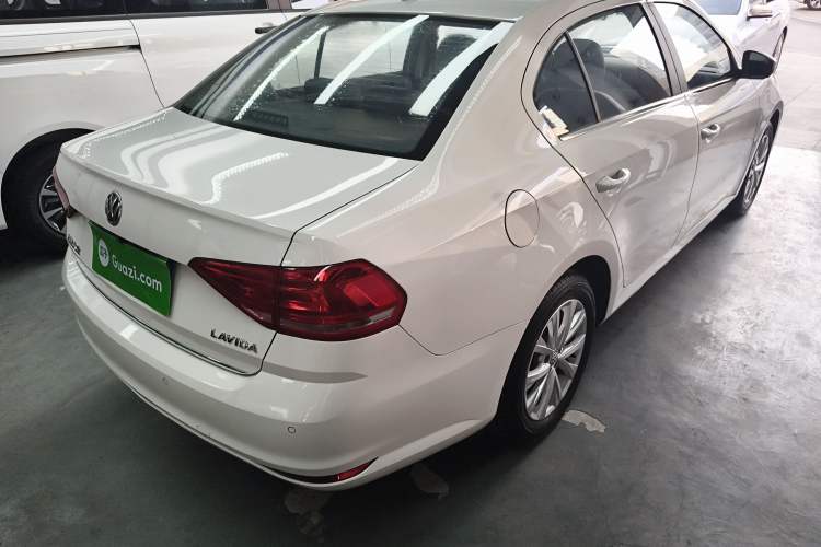 Used Volkswagen Lavida 2017 1.6L Automatic Comfort Edition
