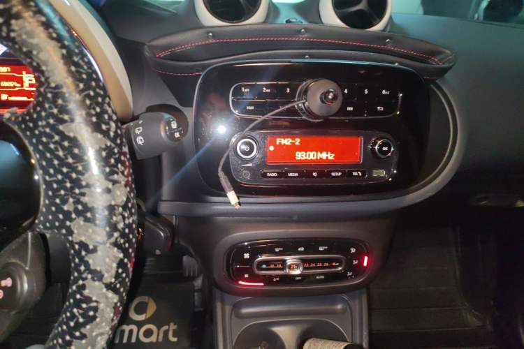 Used smart forfour 2016 1.0L 52 kW Dynamic Edition
