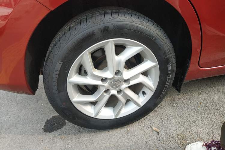 Used Nissan Tiida 2021 1.6L CVT Cool Edition
