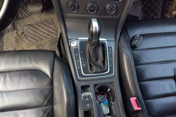 Used Volkswagen Golf 2015 1.4TSI Automatic Luxury Model
