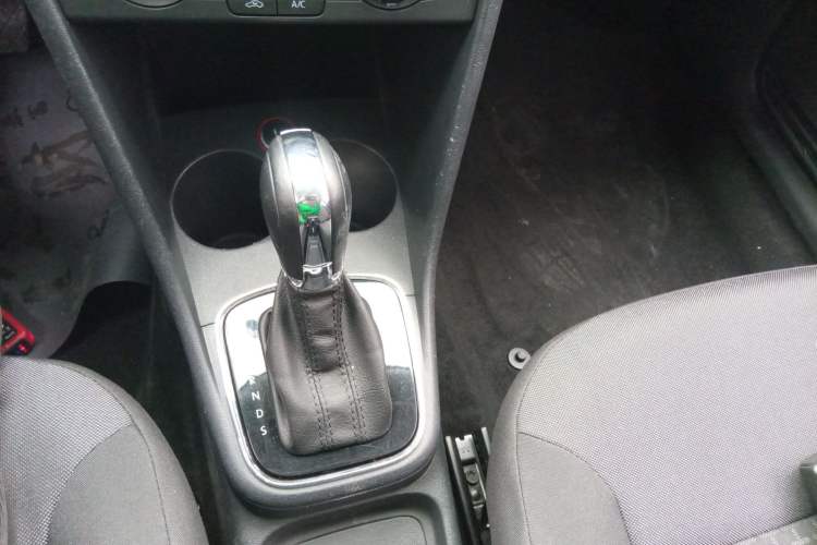 Used Volkswagen Polo 2016 1.6L Automatic Comfort Model
