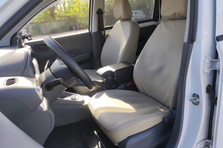 Used Wuling Hongguang New Energy 2024 All-Electric Model 300KM Standard Version
