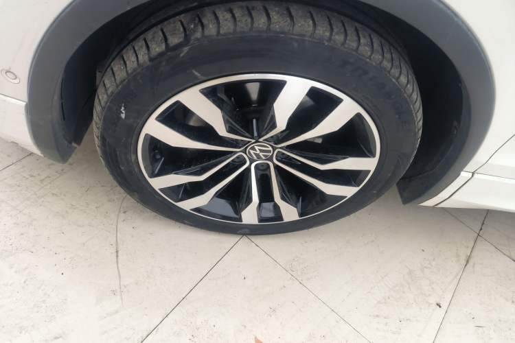 Used Volkswagen Tiguan L 2021 330TSI Automatic Two-Wheel Drive R-Line Enhanced Edition
