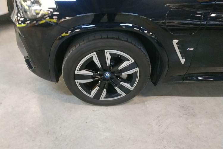 Used BMW iX3 2024 Leading Model
