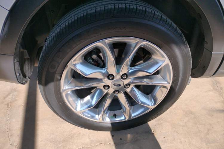 Used Ford Explorer 2013 3.5L Deluxe Model
