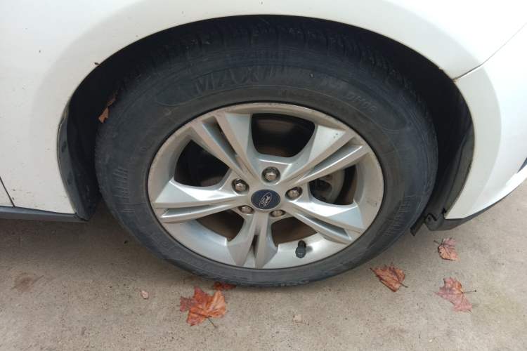 Used Ford Focus 2015 Sedan 1.6L Manual Comfort Model
