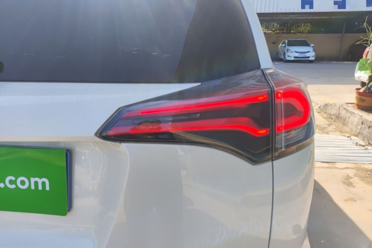 Used Toyota RAV4 2016 2.0L CVT Two-Wheel Drive Fashion Edition China V Standard