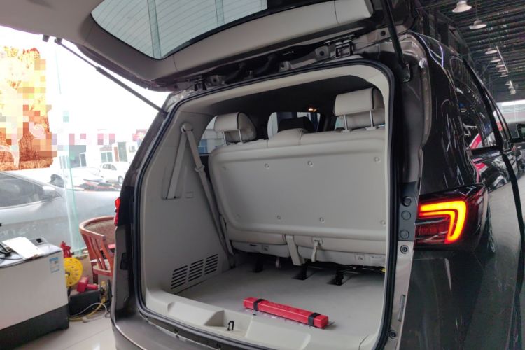 Used Buick GL8 2022 Land Cruiser Executive Class 652T Comfort Model
