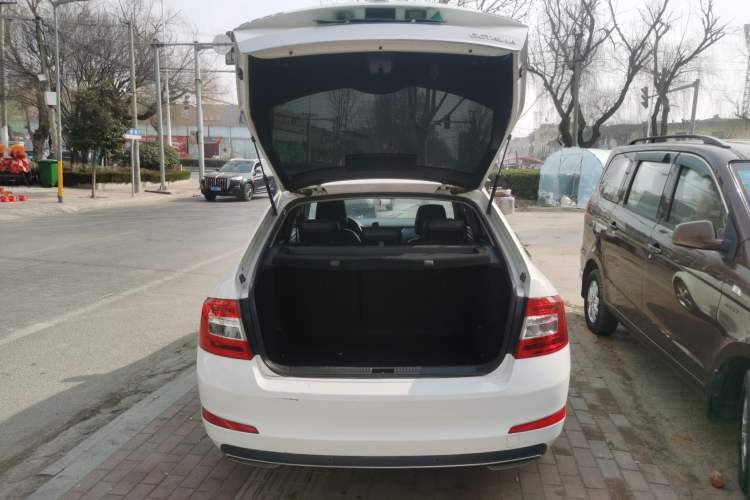 Used Skoda Octavia 2016 1.6L Automatic Smart Drive Edition