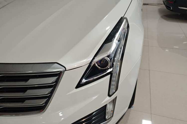 Used Cadillac XT5 2018 28E Four-Wheel Drive Tech Version
