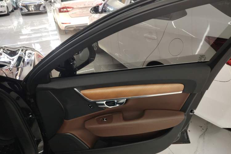 Used Volvo S90 2021 B5 Zhiyi Luxury Edition
