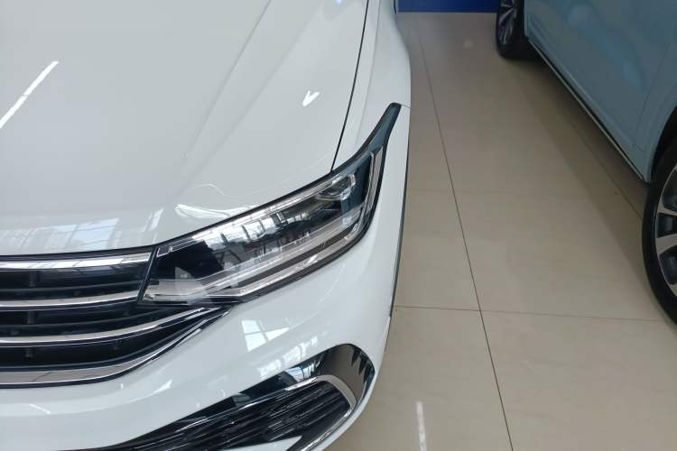 Used Volkswagen Tiguan L 2023 330TSI Automatic Two-Wheel Drive R-Line Enjoyment Edition
