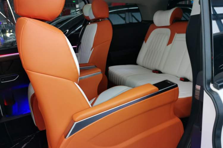 Used GAC Trumpchi M8 2021 Revised Version Lingxiu Series 390T Luxury Edition
