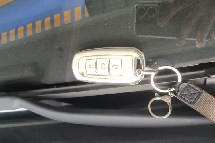 Used Geely Auto Emgrand X7 Sport 2018 1.8TD Automatic Two-Wheel Drive Smart 4G Connected Version
